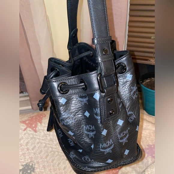 COPY - MCM mini bucket bag - Picture 5 of 8